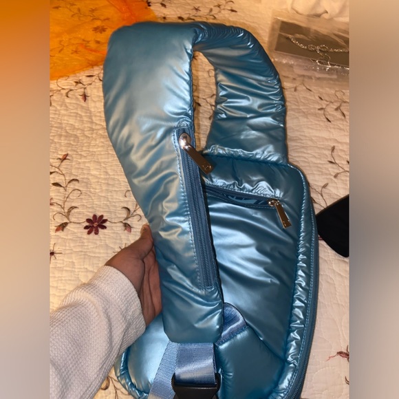 SILFEN Alberte Metallic Sling Bag NWT - Picture 11 of 13